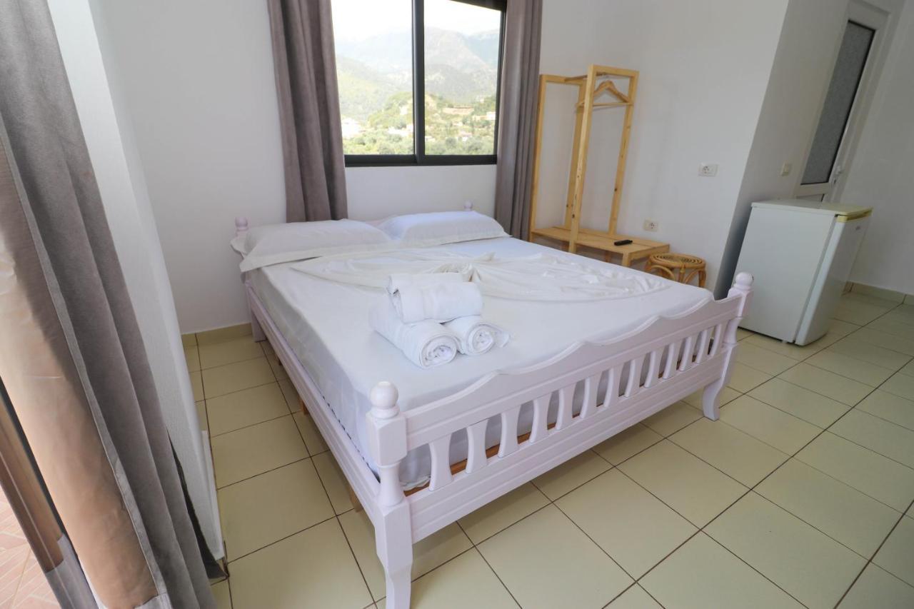 Bora Aparthotel Himare
