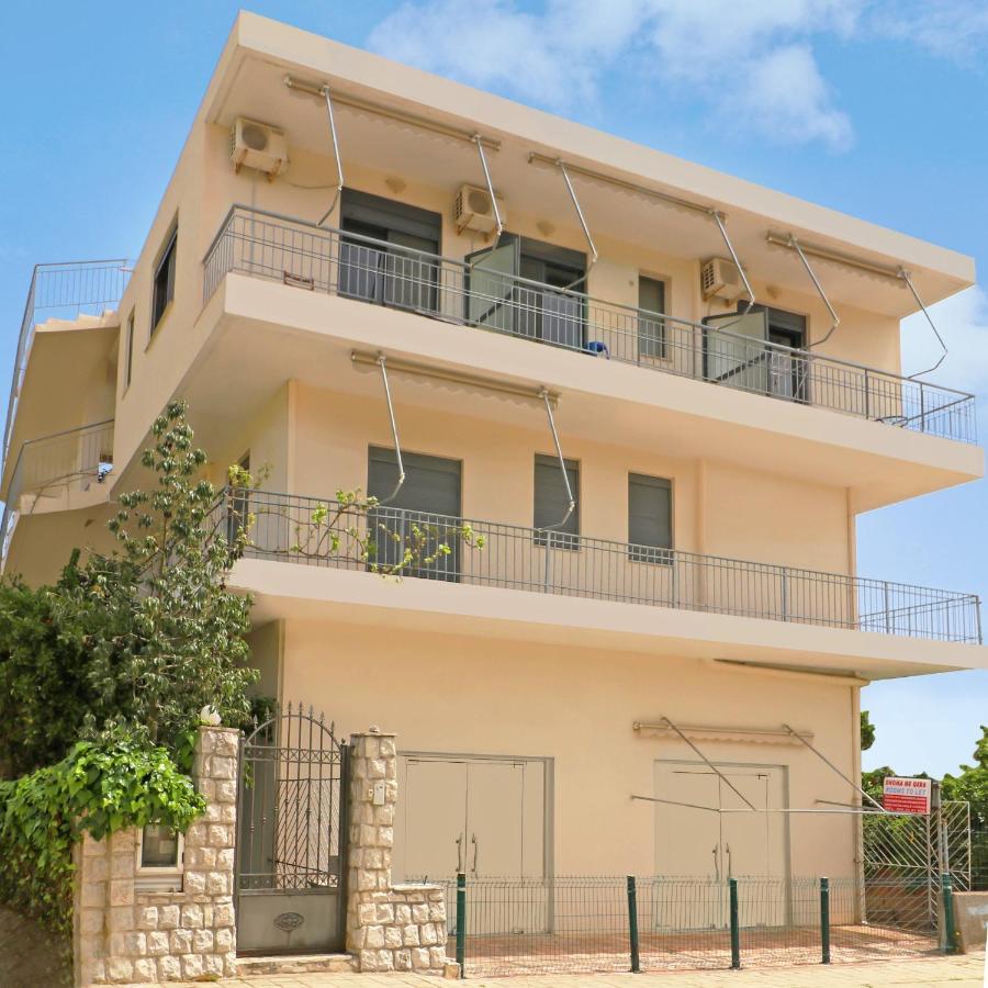 Bora Aparthotel *