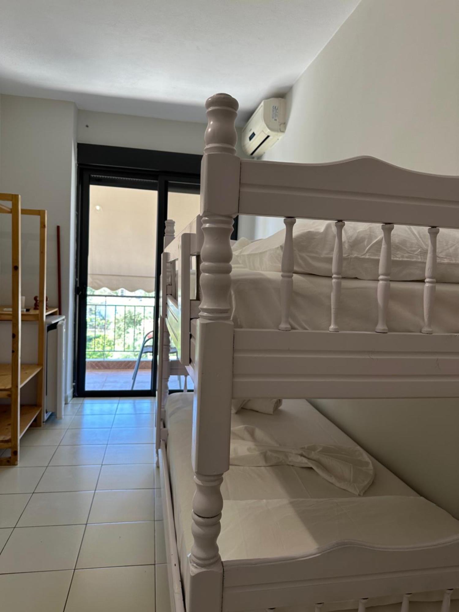 Bora Aparthotel Himare